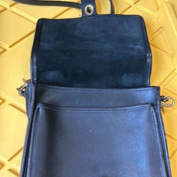 Coach Vintage Willis Top Handle - Picture 5 of 14